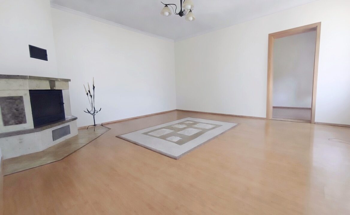 235645_3