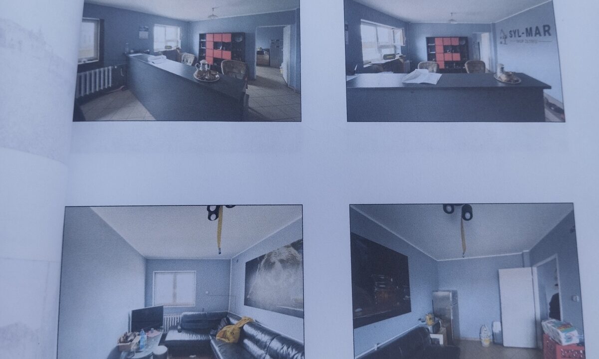 242345_3