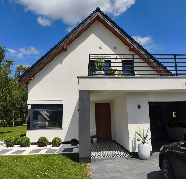 243145_3