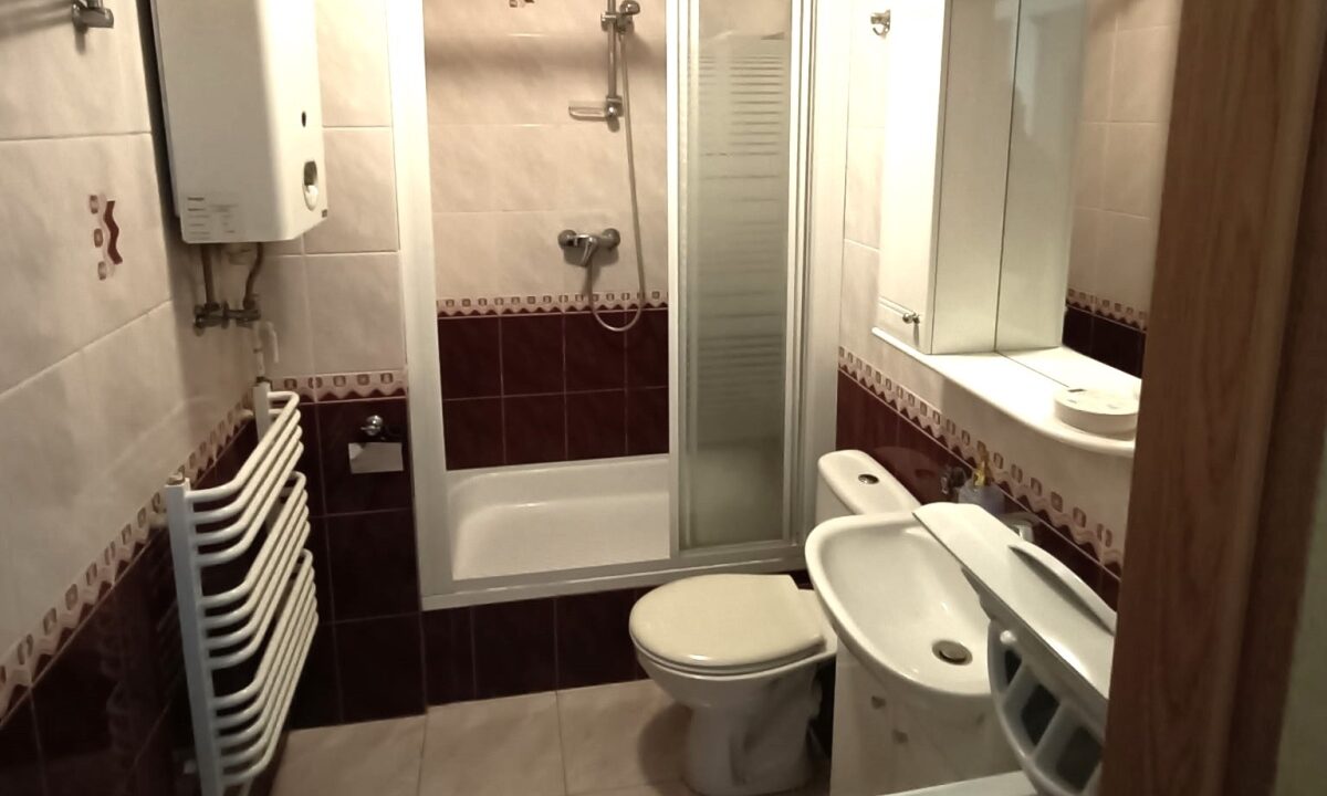 246028_3