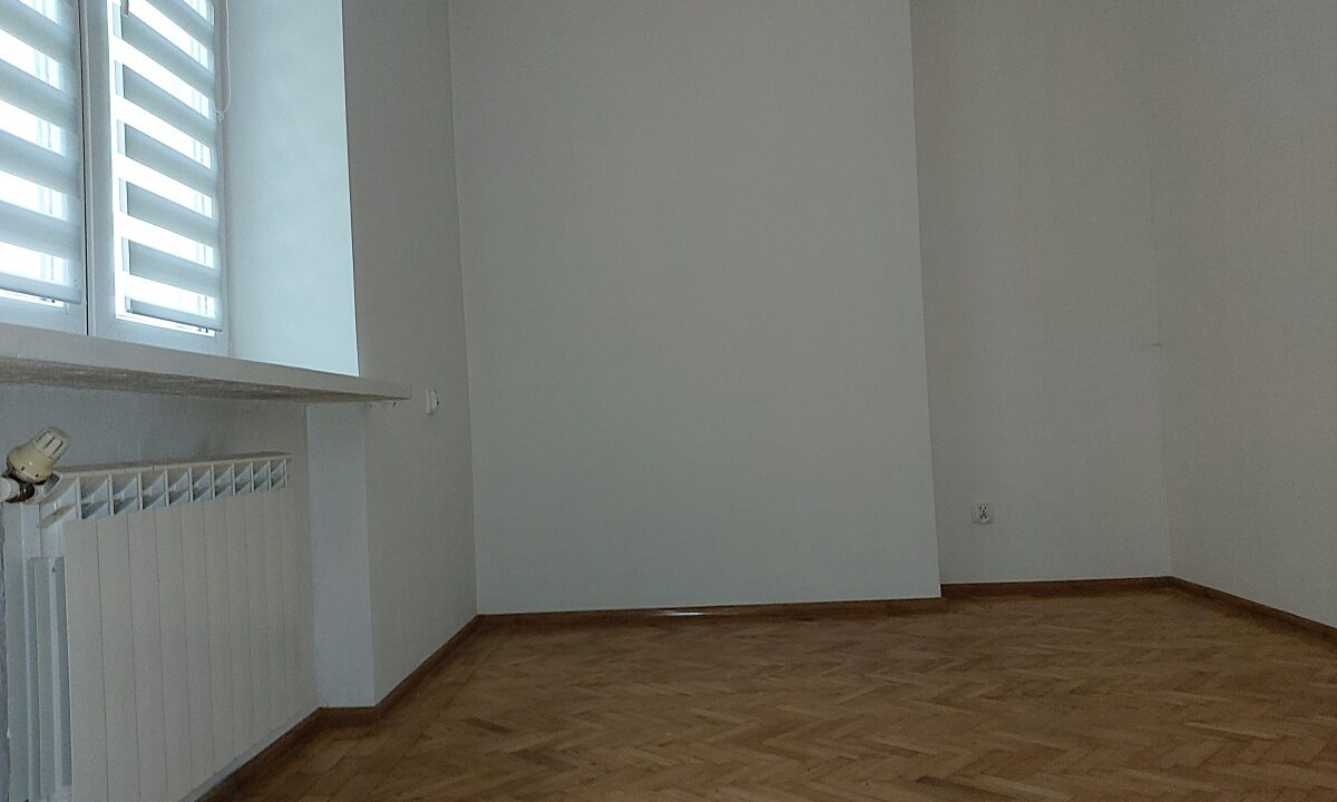 245931_3