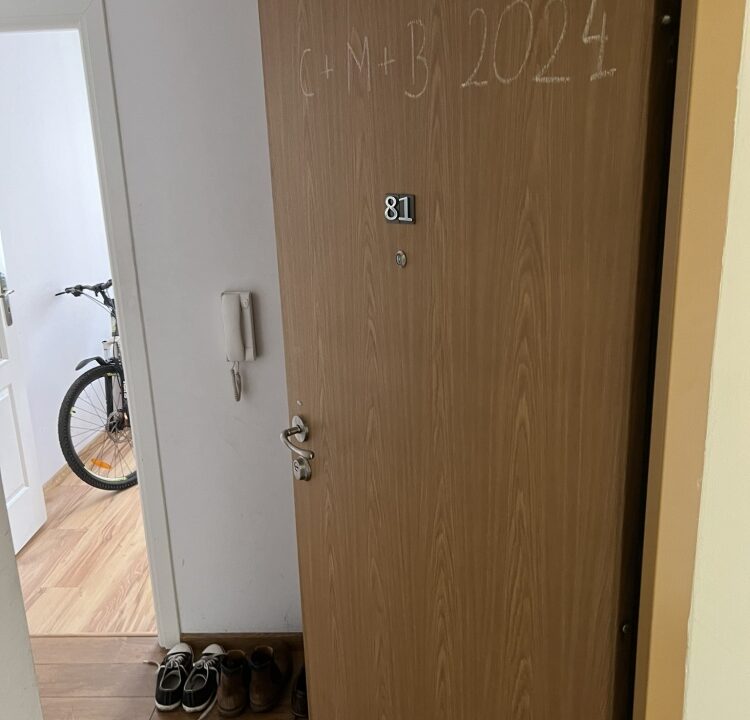 242304_3