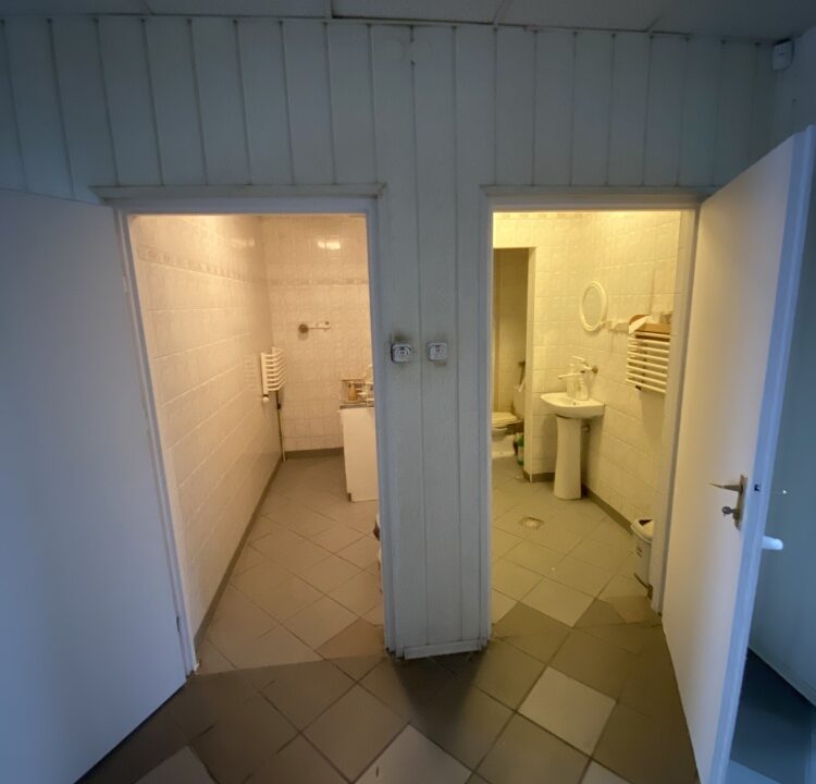 253687_3
